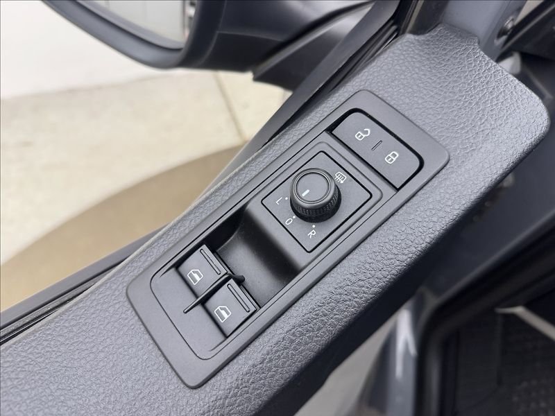 Volkswagen Transporter 2,0 2XCHLAĎÁK DPH NZ.TOP ČR - fotka 22 z 33