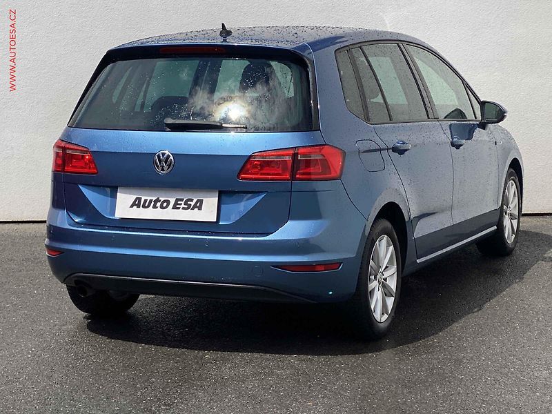 Volkswagen Golf Sportsvan (2015) 1.2 TSi, Lounge, navi - fotka 4 z 17