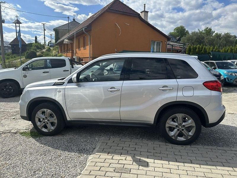 Suzuki Vitara 1.6i 88kW AllGrip 4x4 serviska - fotka 2 z 27
