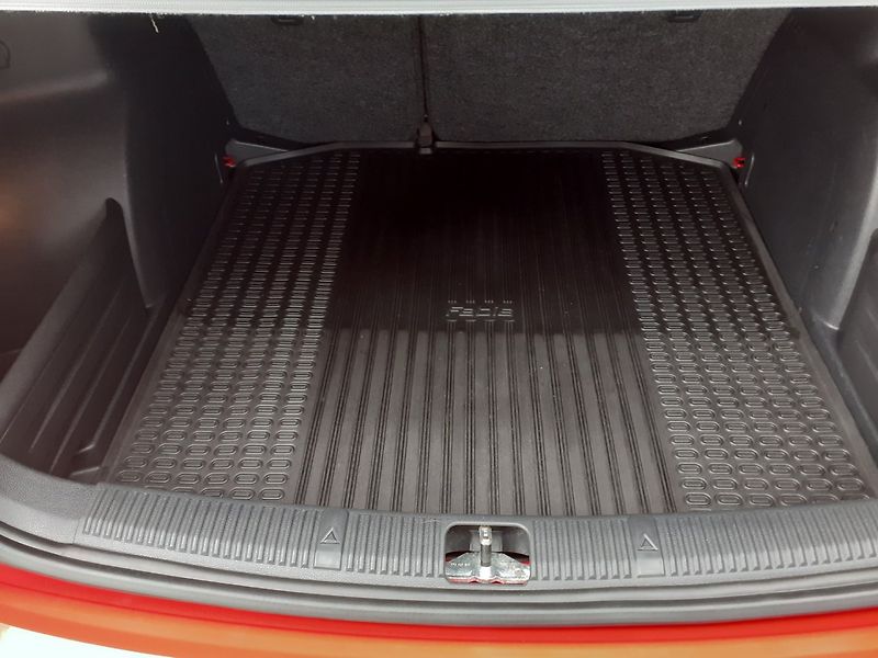 Škoda Fabia (2014) KOMBI 1.2 TSi  AMB - fotka 16 z 33