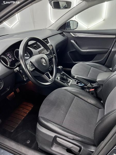Škoda Octavia Combi 2,0 TDI Style/ odp.dph - fotka 27 z 41