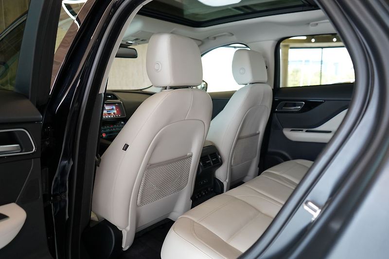 Jaguar F-Pace 30d AWD, PRESTIGE, Panorama - fotka 44 z 49