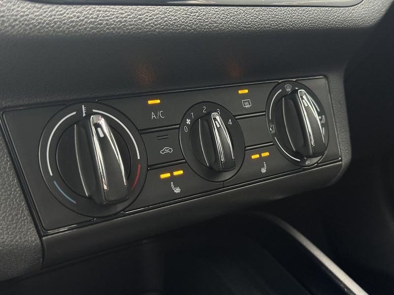 Škoda Kamiq (2021) 1.0TSi DSG Style, Kamera, ACC  - fotka 35 z 43