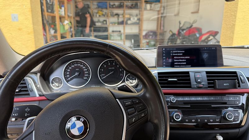 BMW Řada 4 (2018) - fotka 8 z 11