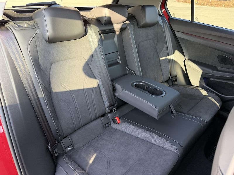 Volkswagen Golf TSi/110kW - STYLE,Webasto,H&K - fotka 55 z 80