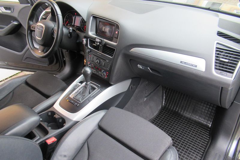 Audi Q5 2.0 TDI S-Line QATTRO SADA KOL - fotka 11 z 32