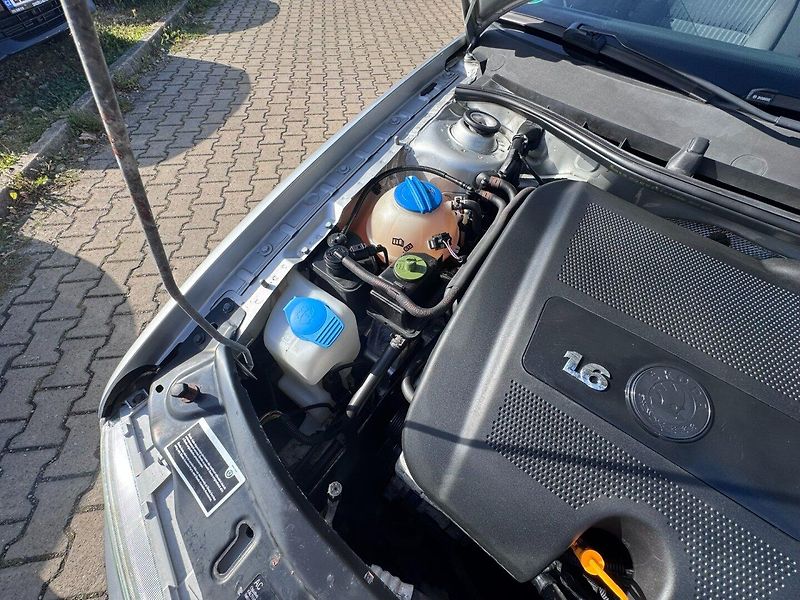 Škoda Octavia (2006) 1,6 MPI 75 KW KILOMETRY - fotka 40 z 45
