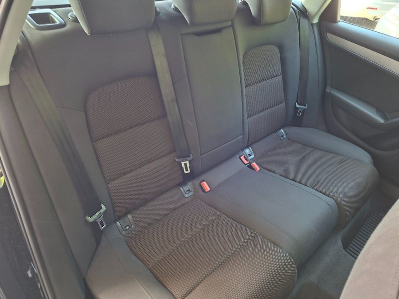 Audi A4 Allroad (2012) 2.0TDI 130kW MAN QUATTRO - fotka 26 z 43