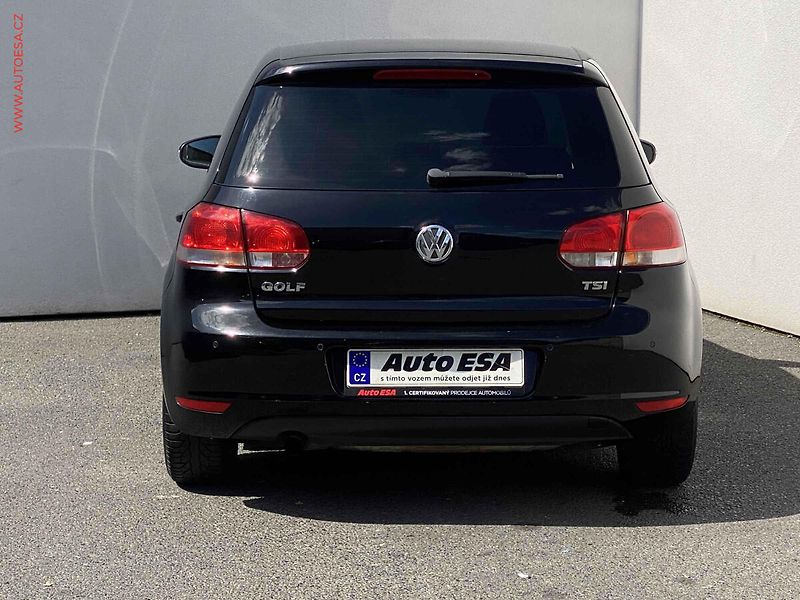 Volkswagen Golf (2011) 1.2 TSi, ČR, Trendline, DSG - fotka 5 z 16