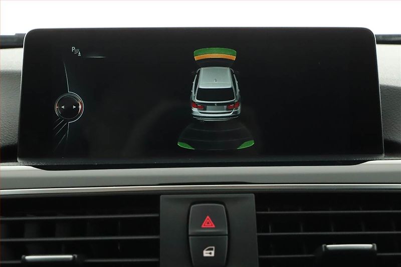 BMW Řada 3 (2016) 320 d, Navi, Tempomat - fotka 13 z 20