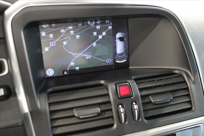 Volvo XC60 D3 AWD Polestar DPH/Tažné - fotka 15 z 26