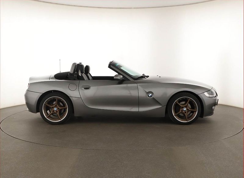 BMW Z4 (2005) 2.2i, Kůže, Tempomat - fotka 6 z 18