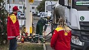 Součástí práce je i dohled na přečerpávání paliva z cisterny