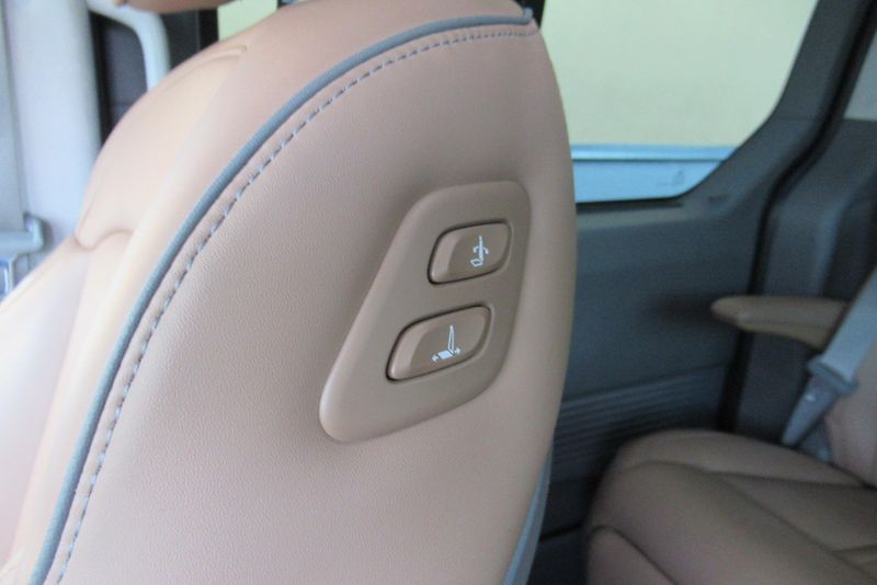 Hyundai Staria 2.2 CRDi 4x4 TAŽNÉ PANORAMA  - fotka 34 z 47