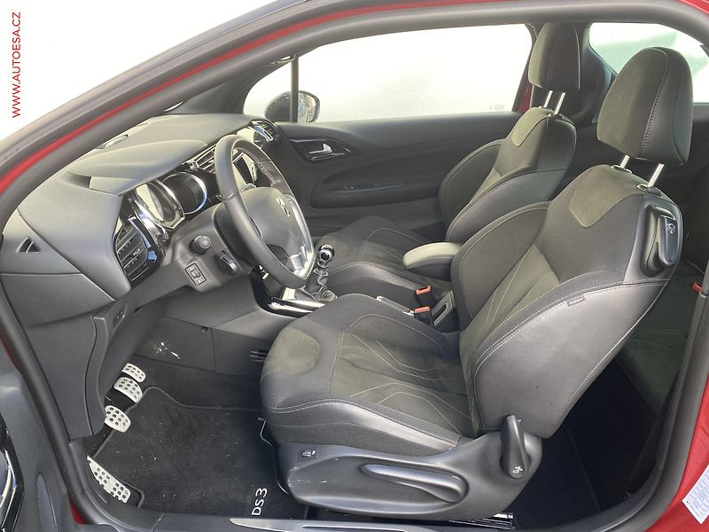 DS Automobiles DS3 (2018) 1.2 PT SportChic, AC, výhřev - fotka 9 z 17