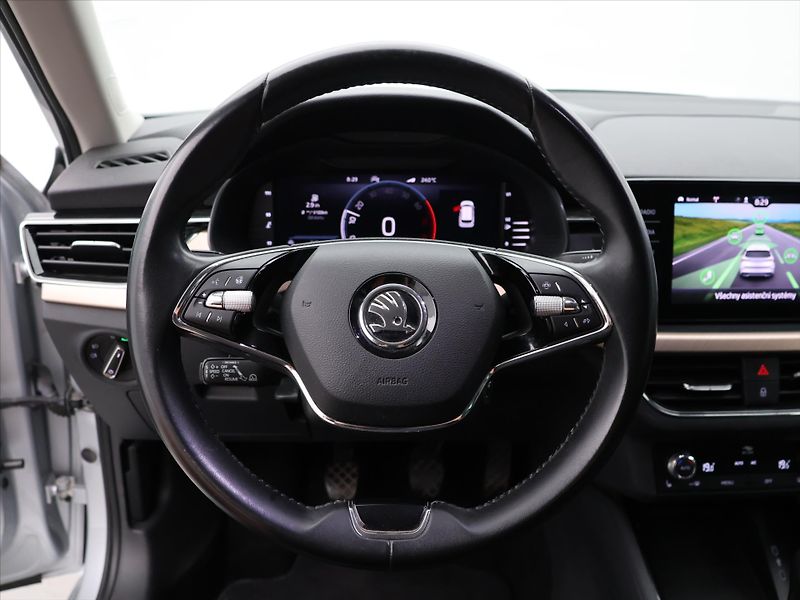 Škoda Kamiq 1,5 TSI 110kW Style CZ DPH - fotka 15 z 31