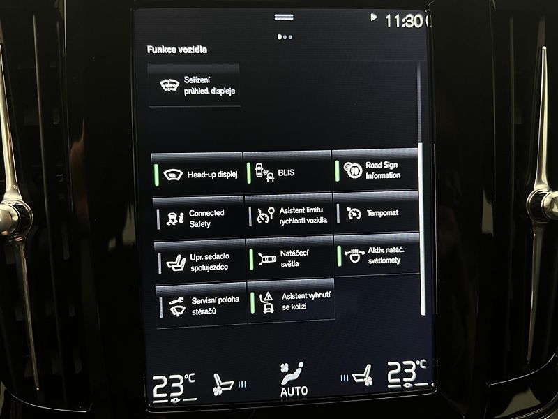 Volvo V90 CC D5 AWD PRO CZ 1. maj. - fotka 27 z 44