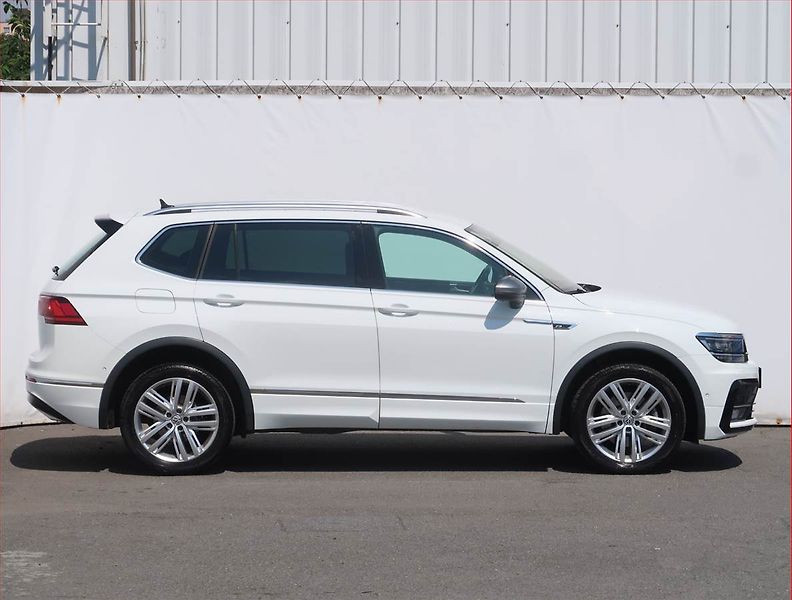 Volkswagen Tiguan Allspace (2020) R-Line 2.0 TDI, DSG,4X4 - fotka 6 z 26
