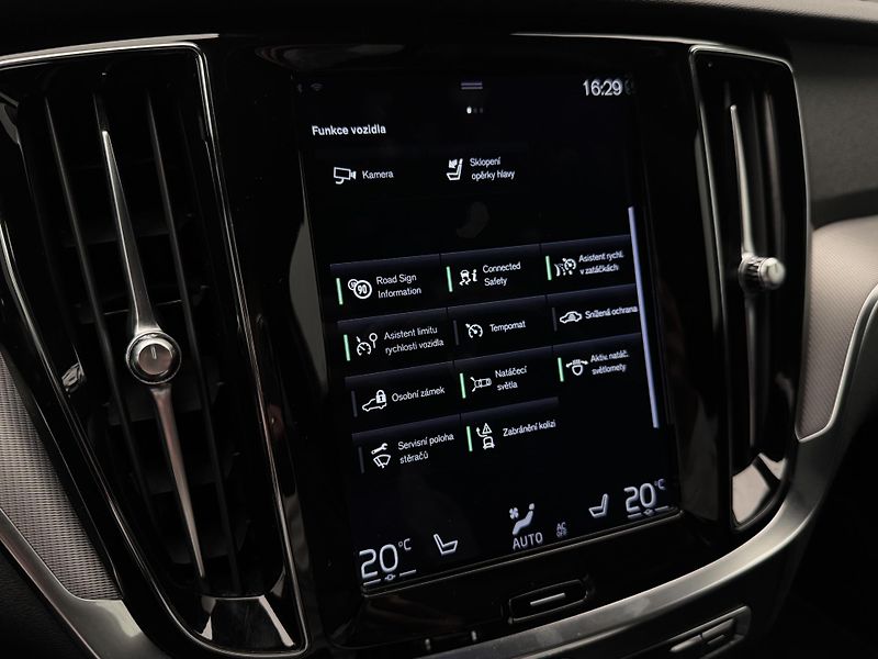 Volvo V60 T4 R-DESIGN AUT - fotka 34 z 47