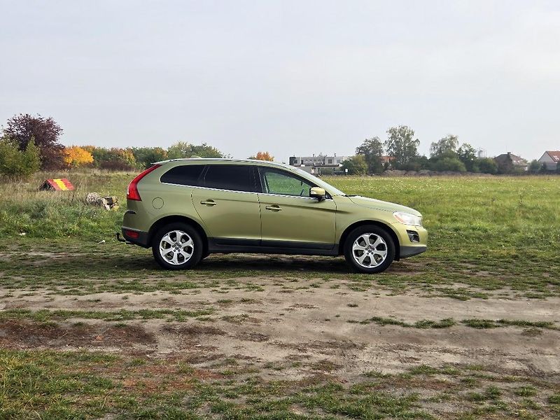Volvo XC60 (2010) 2,4 D5-151KW-AWD- AUTOMAT - fotka 2 z 20