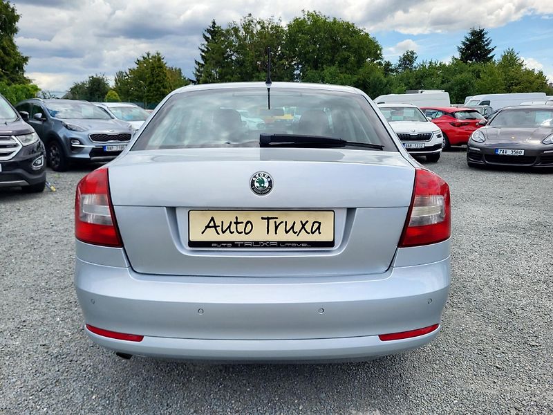 Škoda Octavia II FL 1.6 TDi 77kW ELEGANCE - fotka 31 z 47