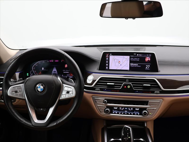 BMW Řada 7 3,0 730LD xDrive CZ DPH - fotka 29 z 38
