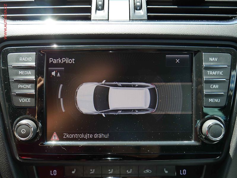 Škoda Octavia (2014) 2.0TDi, DSG, navi, bixen - fotka 18 z 21