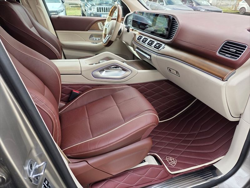 Mercedes-Benz GLS 4,0 Maybach 600 - fotka 16 z 17