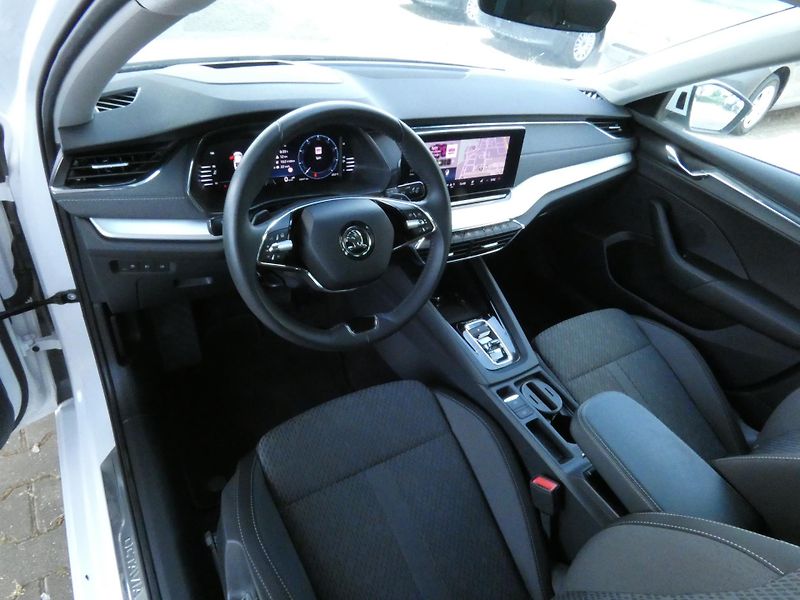 Škoda Octavia (2023) Style Plus 1,5 TSI 110KW - fotka 5 z 30