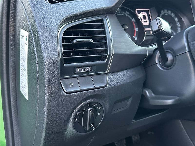 Škoda Fabia 1,0 TSI 110PS  Style Plus - fotka 30 z 53