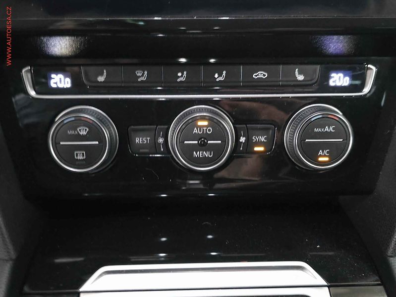 Volkswagen Passat (2018) 2.0TDi, ČR, DSG, navi, LED - fotka 18 z 21