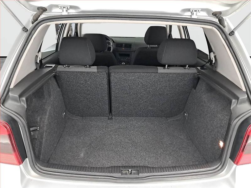 Volkswagen Golf (2003) 1.4 16V, nová STK - fotka 13 z 15
