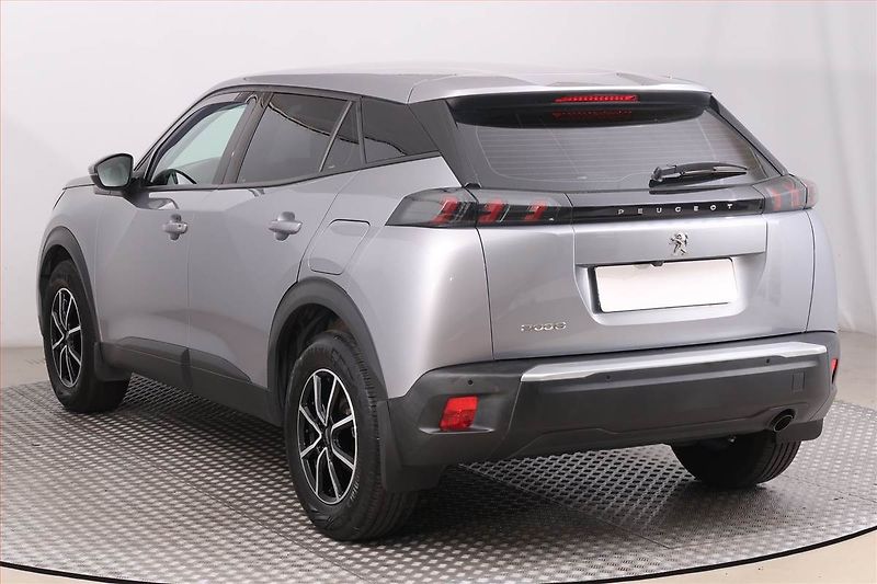 Peugeot 2008 (2021) 1.2 PureTech, Serv.kniha - fotka 4 z 17