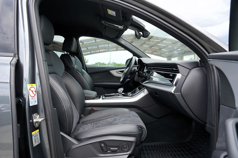 Audi Q7 50 TDI/Q/360/20/Sline/DPH - fotka 29 z 50