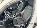 Mercedes-Benz GLB 200d 4MATIC AMG paket - náhled 7