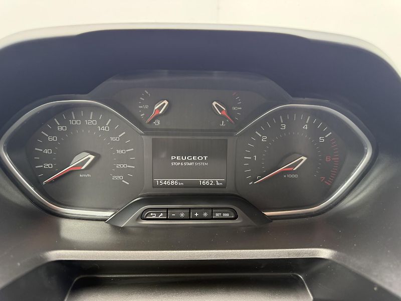 Peugeot Rifter (2020) 1.2 PureTech 7 míst ser.knížka - fotka 20 z 23