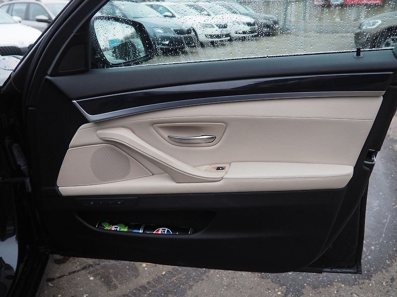 BMW Řada 5 (2014) 3.0D xDrive, Headup display - fotka 17 z 37