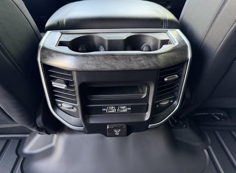 Dodge RAM (2022) +SERRANO GREEN+LOOK26+HEMI+ - fotka 21 z 24