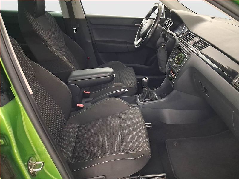 Škoda Rapid (2014) Spaceback 1.6 TDI, Serv.kniha - fotka 9 z 19