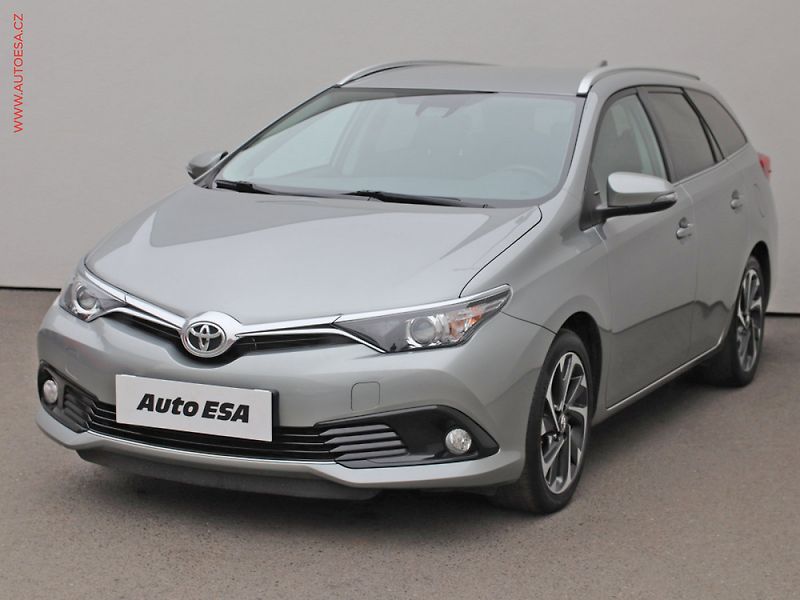 Toyota Auris (2017) 1.2T touring sports, navi, - fotka 3 z 3