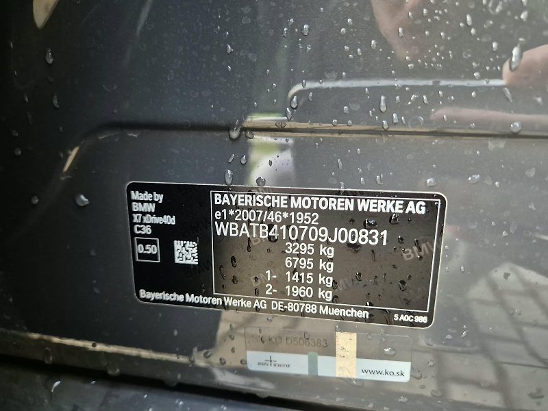BMW X7 (2021) 40d Xdrive   REZERVACE - fotka 29 z 29