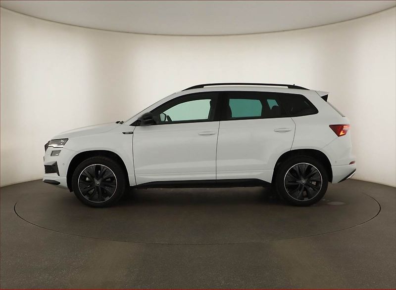 Škoda Karoq (2025) 1.5 TSI, SPORTLINE, SENZORY - fotka 3 z 18