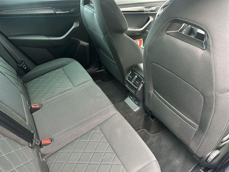 Škoda Karoq (2024) 2.0 TDI 4x4 DSG Sportline - fotka 10 z 33