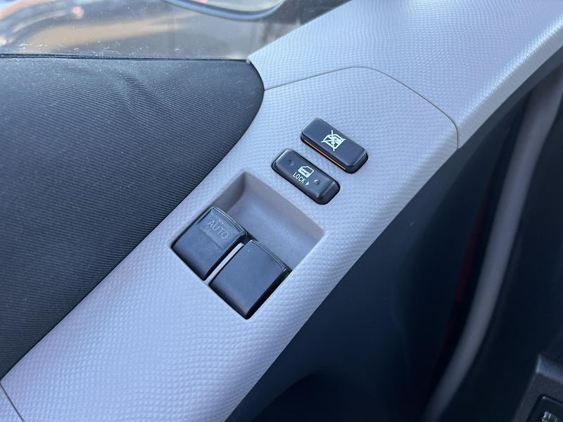 Toyota Yaris 1.0i 51KW KLIMA PŮVOD ČR  - fotka 12 z 38