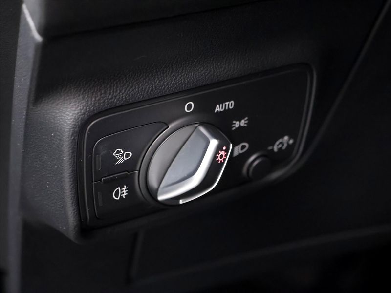 Audi TT 2,0 TFSI 169 kW S-tronic - fotka 14 z 32