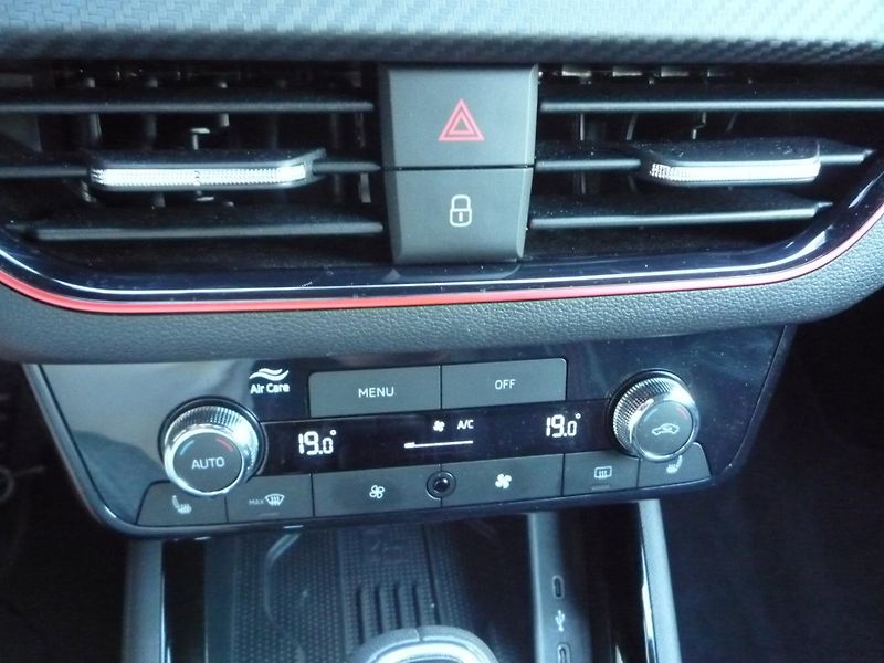 Škoda Kamiq (2025) 1,0TSi 85kW DSG MONTE CARLO - fotka 12 z 25