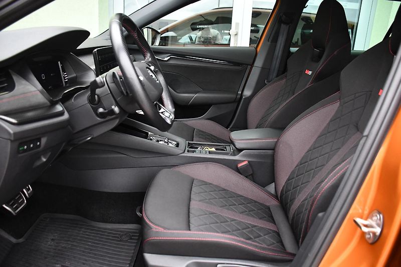 Škoda Octavia 2.0TDi RS DSG 1M ČR - fotka 13 z 39