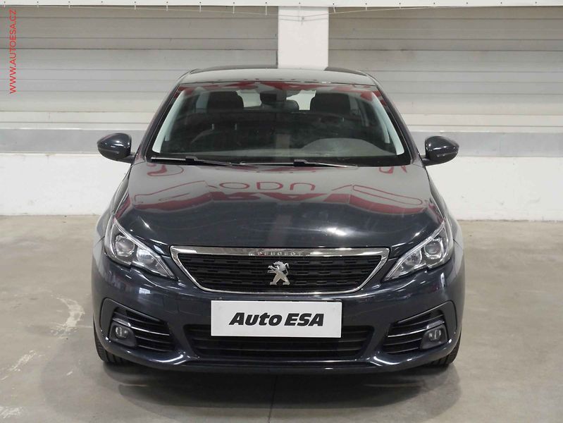 Peugeot 308 (2018) 1.2PT, 1.maj,ČR - fotka 2 z 19