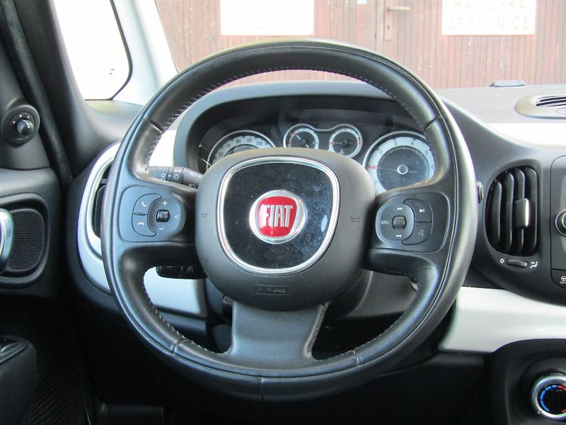 Fiat 500L (2013) 1.6 JTD 77kW - fotka 16 z 43