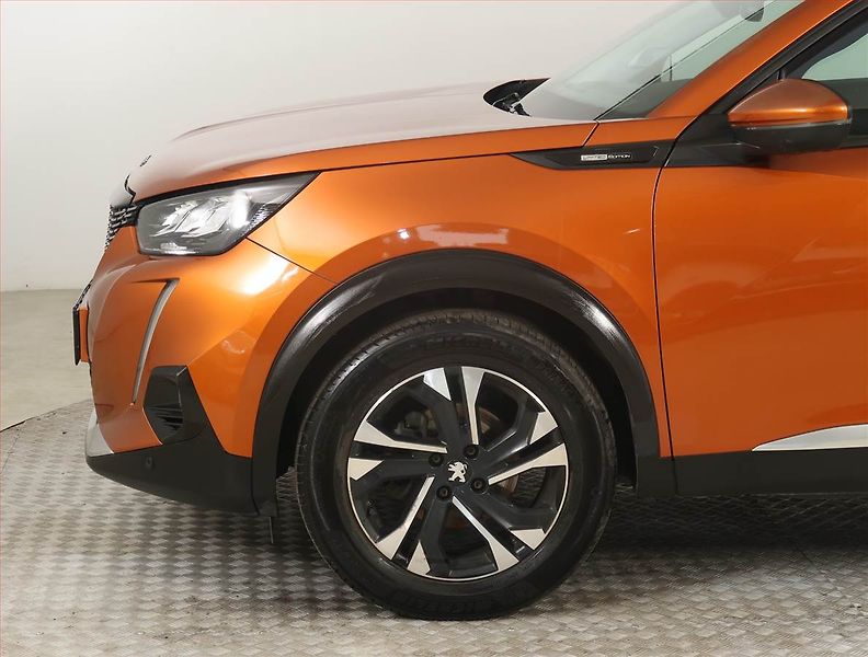 Peugeot 2008 (2020) 1.2 PureTech, Kůže, Tempomat - fotka 14 z 21